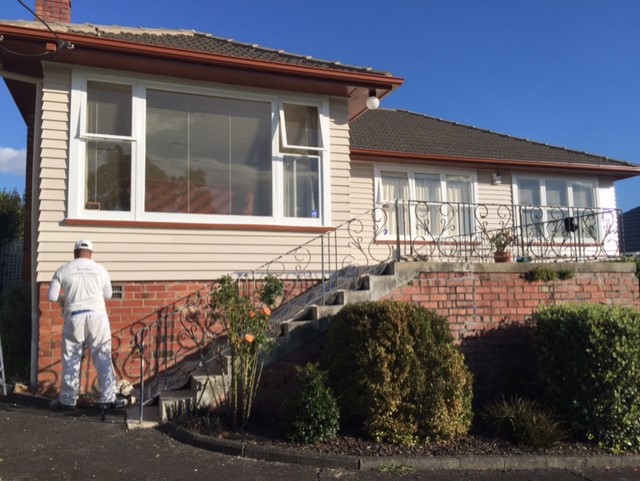 PictureKowhai Painting Company - Meadowbank House Exterior Painting Testimonial
